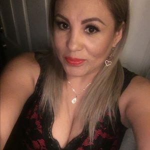 Meet your Posher, Karina